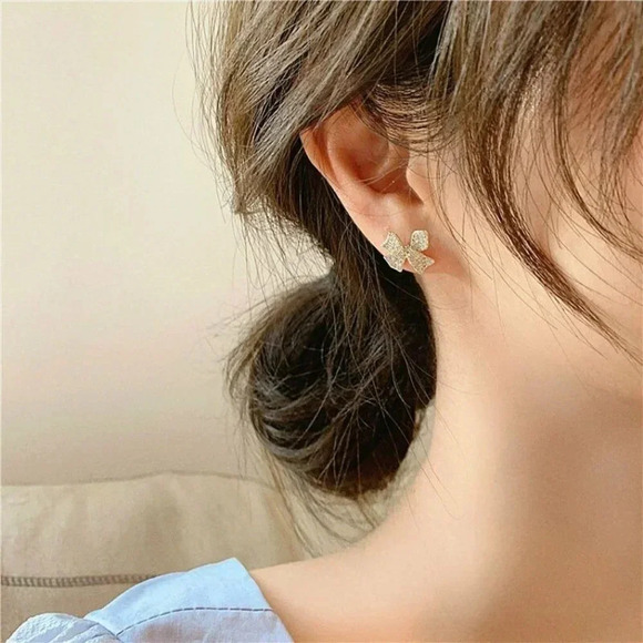 Jewelry - NEW Gold Diamond Bow Knot Stud Earrings